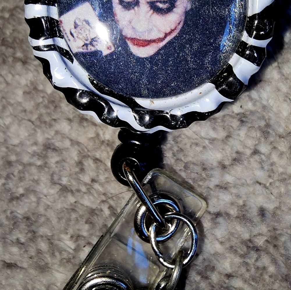 **SOLD** 𝕃𝕠𝕥 𝕠𝕗 𝕁𝕠𝕜𝕖𝕣 ℕ𝕒𝕞𝕖 ℂ𝕝𝕚𝕡𝕤 - Picture 5 of 8